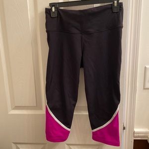 VS High Waisted Knockout Crop Workout Legging